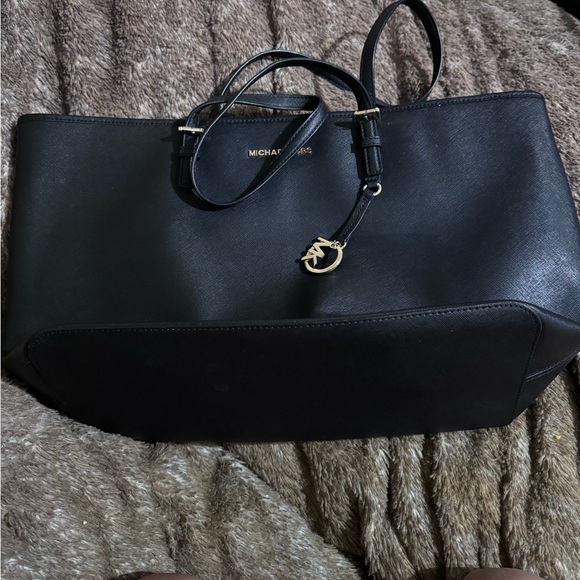 NWOT MK Large Black Saffiano Leather tote - Picture 1 of 6